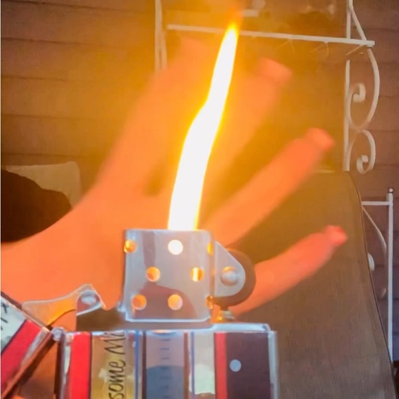 Giant Gen-X 2’x3’ zippo style cassette tape lighter - Picture 3 of 3